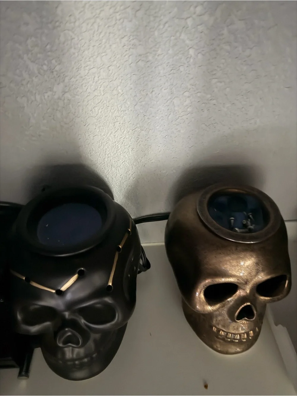 Decorative Skull Wax Melt Warmers – Black and Bronze